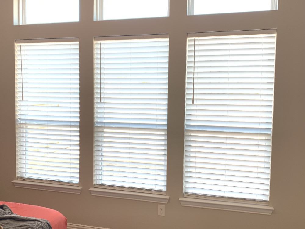 Norman Cordless Faux Wood Blinds
